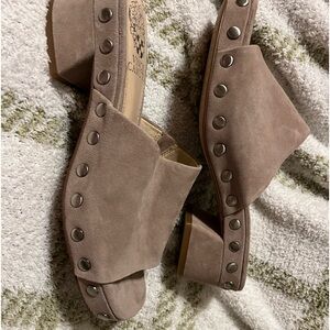 Vince Cumuto Hiniya Suede Sandals
